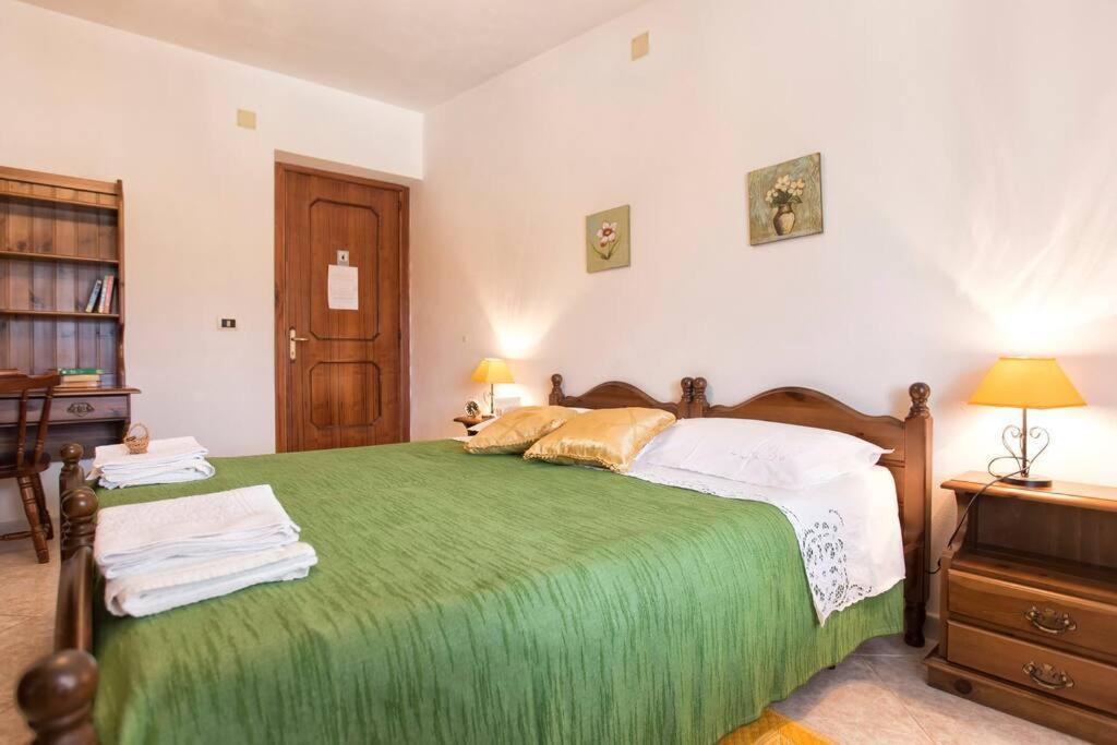 Rooms&Terraces Urzulei מראה חיצוני תמונה